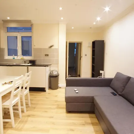 Apartment Evergreen Apartments- Flat 2