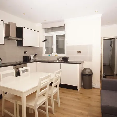 Apartment Evergreen Apartments- Flat 2