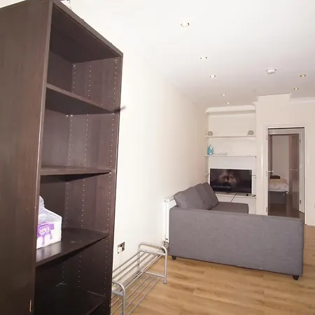 Apartment Evergreen Apartments- Flat 2 *
