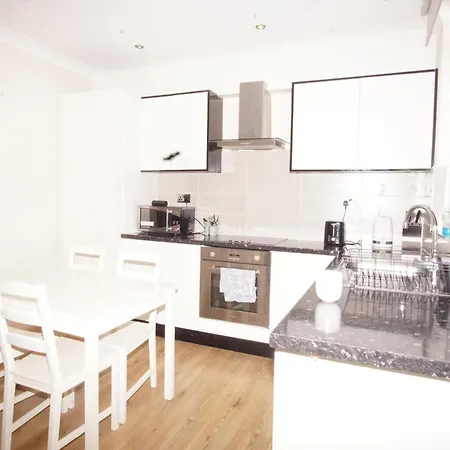 Apartment Evergreen Apartments- Flat 2