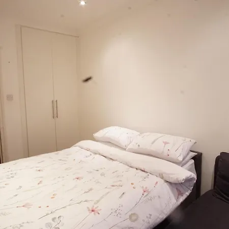 Apartment Evergreen Apartments- Flat 2