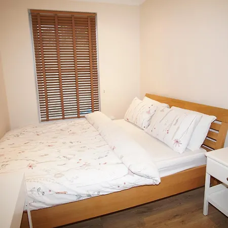 Evergreen Apartments- Flat 2 Apartment