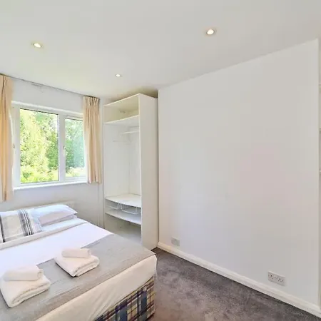3-bedroom With Parking In Maida Vale London