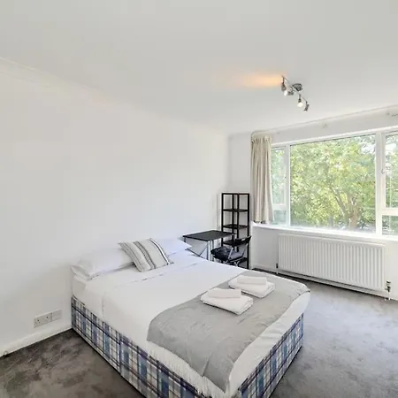 3-bedroom With Parking In Maida Vale Apartment *