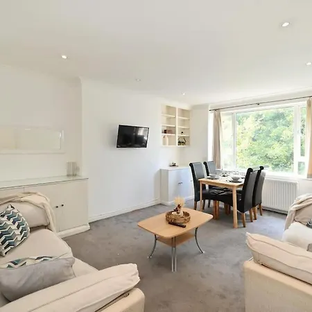 3-bedroom With Parking In Maida Vale London