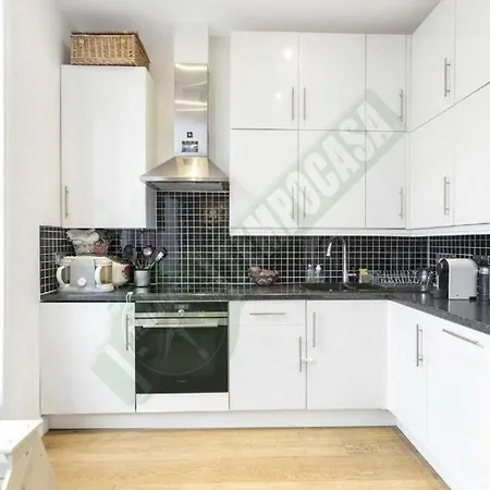 Charming 2 Bedroom Flat In Kensington London