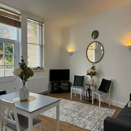 Apartment 64 Queen's Grove Nw8 6er A-full Address