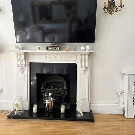 Warm & Welcoming Escape With Touches London