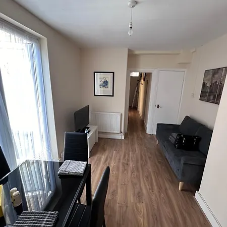 2 Bed Flat Greenwich Londen