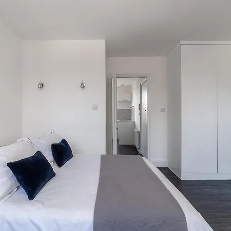 Apartment Sunny Spacious Flat - West London, Kensington, Earl's Court, Chelsea London