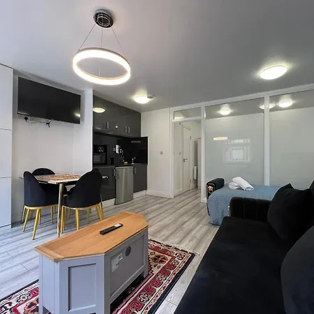 Modern Comfort One Bed Flat In Golders Apartment