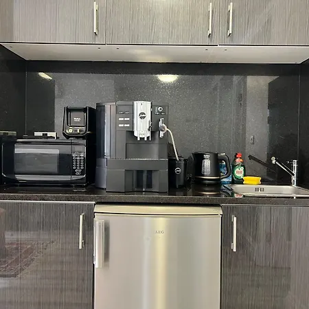 Modern Comfort One Bed Flat In Golders Apartment *