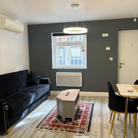 Modern Comfort One Bed Flat In Golders * London