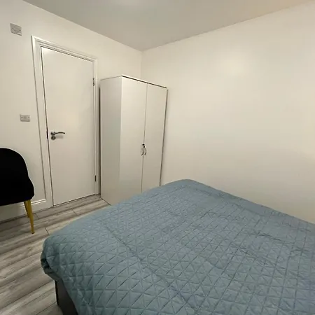 Modern Comfort One Bed Flat In Golders Apartment *