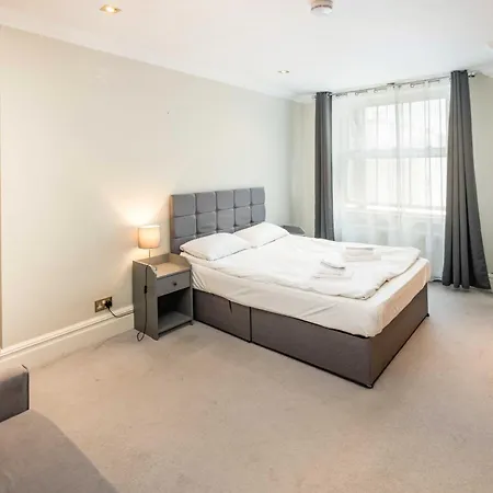 Kensington Skyline Penthouse Apartment London