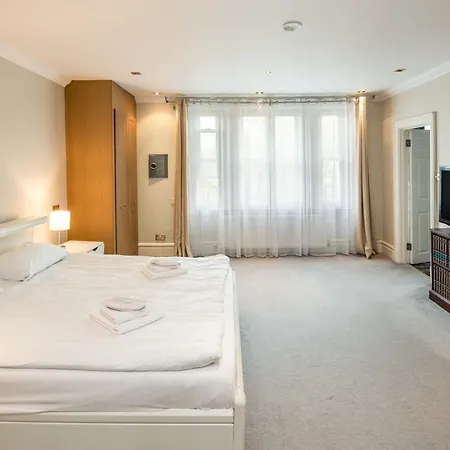 아파트 Kensington Skyline Penthouse *
