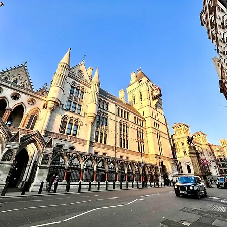 Excellent Entire Between St Pauls Cathedral And Covent Garden London