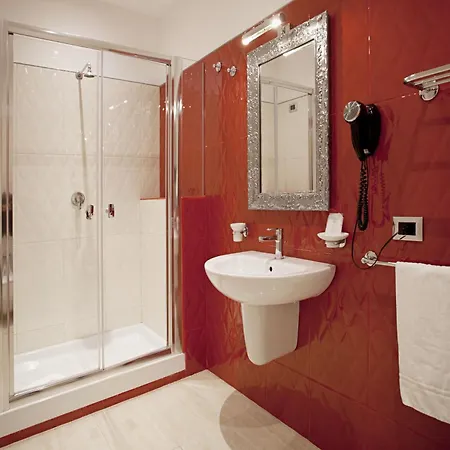 Ap 2bd Mayfair Apartment *