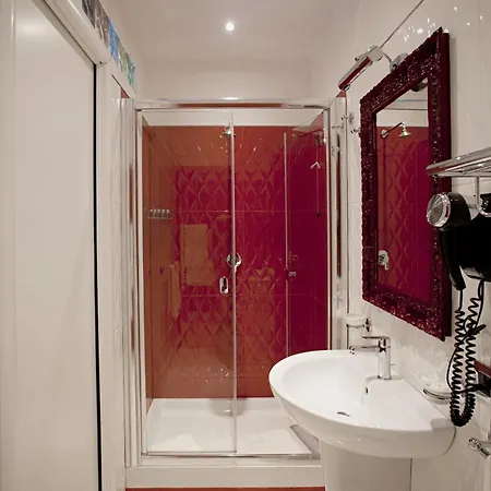 Ap 2bd Mayfair London