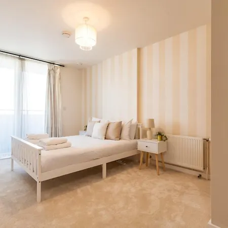 Apartment Modern Comfort Stratford 3br Duplex *