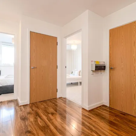 Modern Comfort Stratford 3br Duplex London