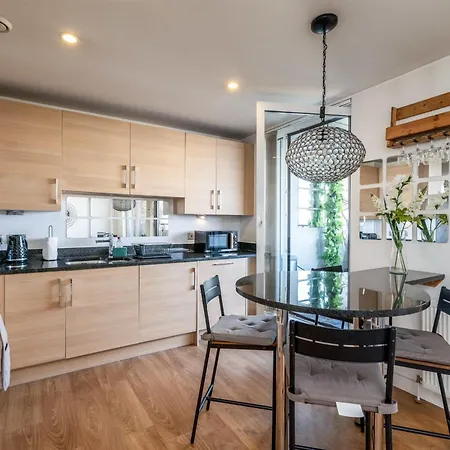 Modern Comfort Stratford 3br Duplex * London