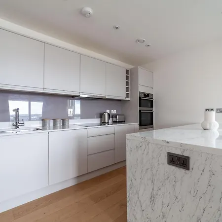 The Colindale Luxury Apartment *