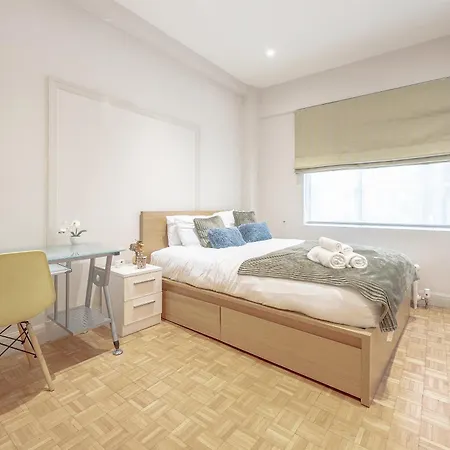 Luxurious Two-bedroom Haven In Marylebone Apartment London