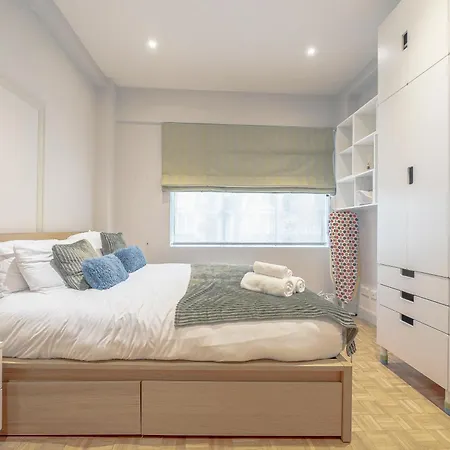 Luxurious Two-bedroom Haven In Marylebone