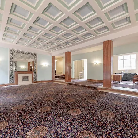 Luxurious Two-bedroom Haven In Marylebone *
