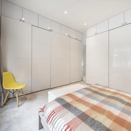Luxurious Two-bedroom Haven In Marylebone Apartment