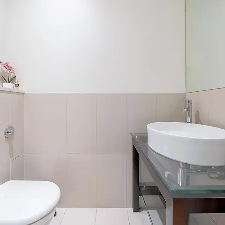 Luxurious Two-bedroom Haven In Marylebone London