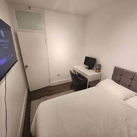 Flat With Work Station, Monitor, Smart Tv & Netflix Apartamento *