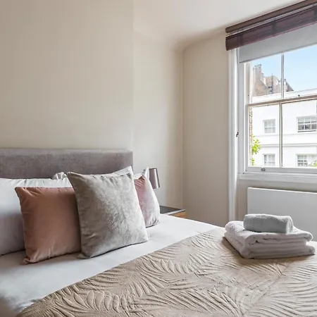 Enchanting Hideaway - La Reserve South Kensington Londra