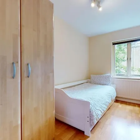 Apartment -air Con- Cute 2bd Flat 1 Min Maida Vale Station! *
