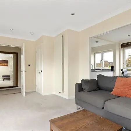Apartment Amazing 4br Flat With Beautiful Terrace *