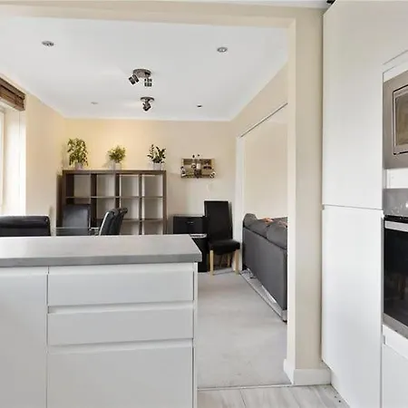 Apartment Amazing 4br Flat With Beautiful Terrace *
