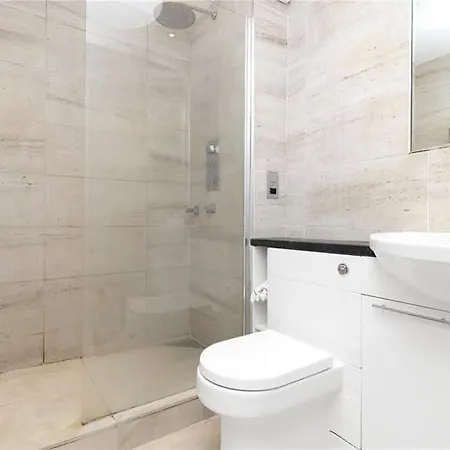 Amazing 4br Flat With Beautiful Terrace * London