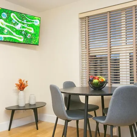 Trendy 1br In West Kensington -opposite Station Apartment London