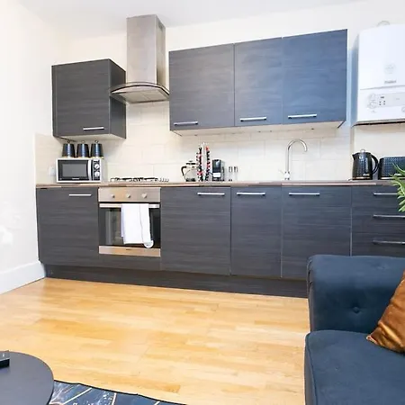 Yellow Rose 1br Opposite West Kensington Station 公寓 *