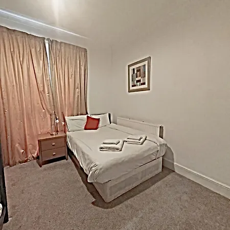 Apartment Headsonbed Spacious Excel Canarywharf For The Larger Group Near Blackwall Station