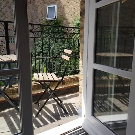 5 Bed House - Fancy - Sleep Up To 12 -