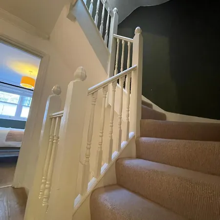 Holiday home 5 Bed House - Fancy - Sleep Up To 12 - *