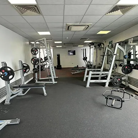 Apartment Charming 1bdr Serviced Condo! 4 Guests Pool N Free Parking