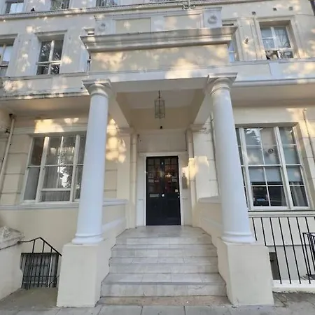 Petit In Paddington