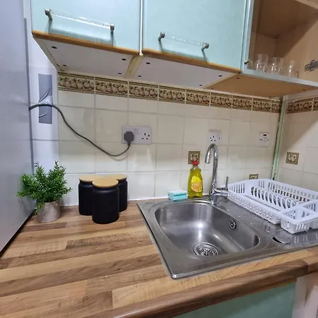 Gorgeous Near Paddington Fits 3 Apartment London