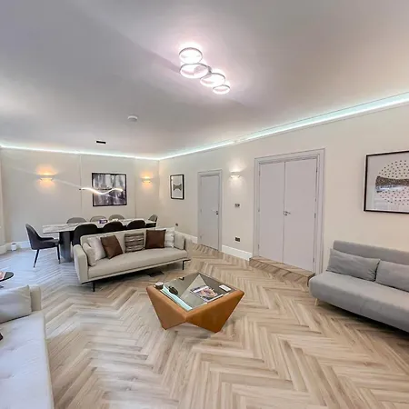 Lux 4 Bedroom In Baker St Near Regent's Park *