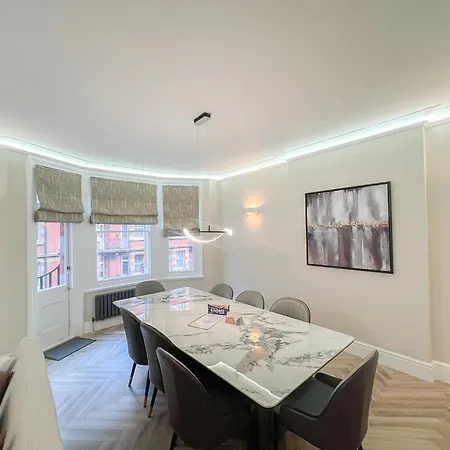 Lux 4 Bedroom In Baker St Near Regent's Park *