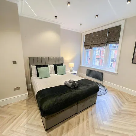 Lux 4 Bedroom In Baker St Near Regent's Park London