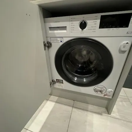 Modern 3bed, Garden, St Apartment